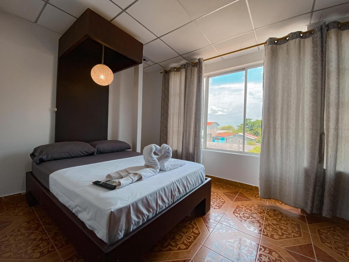 Hostal Casa Blanca Puerto Francisco de Orellana Buitenkant foto