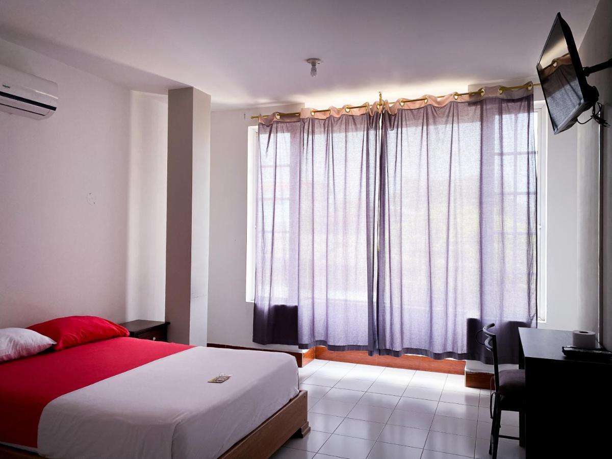 Hostal Casa Blanca Puerto Francisco de Orellana Buitenkant foto