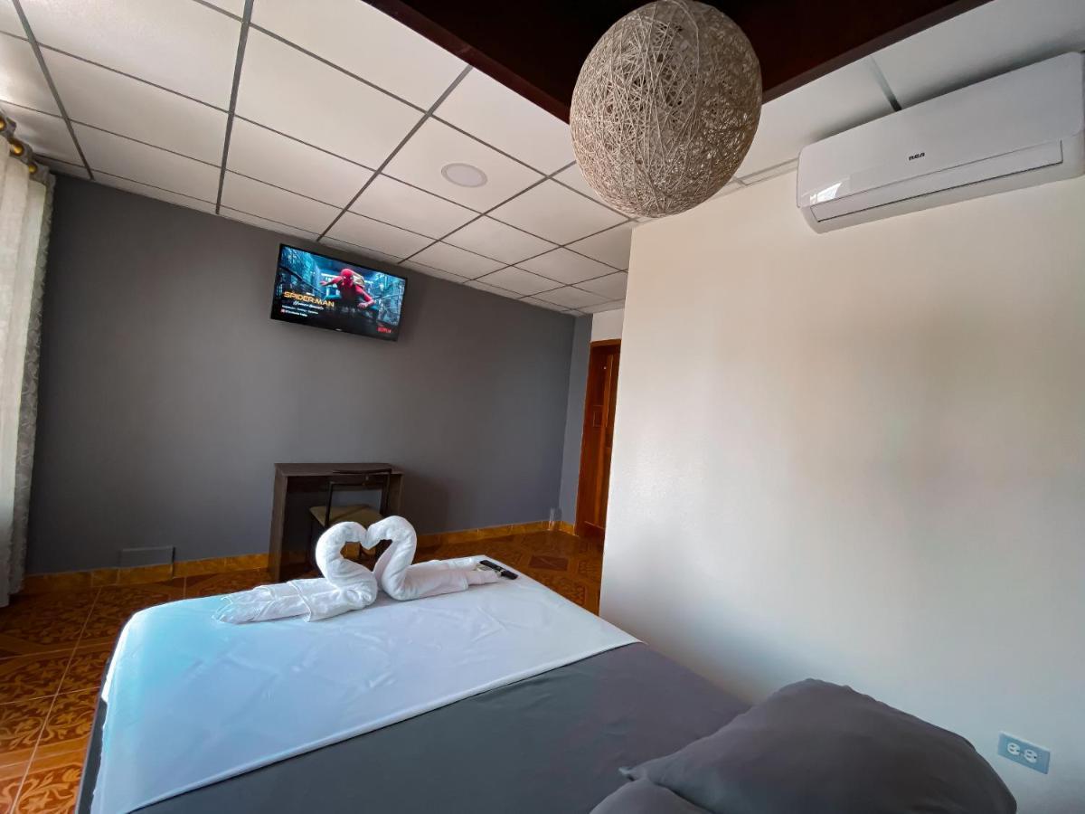 Hostal Casa Blanca Puerto Francisco de Orellana Buitenkant foto