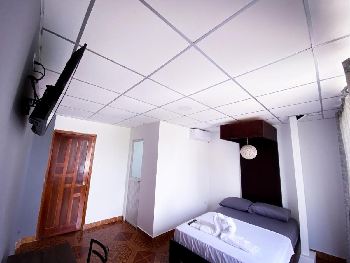 Hostal Casa Blanca Puerto Francisco de Orellana Buitenkant foto