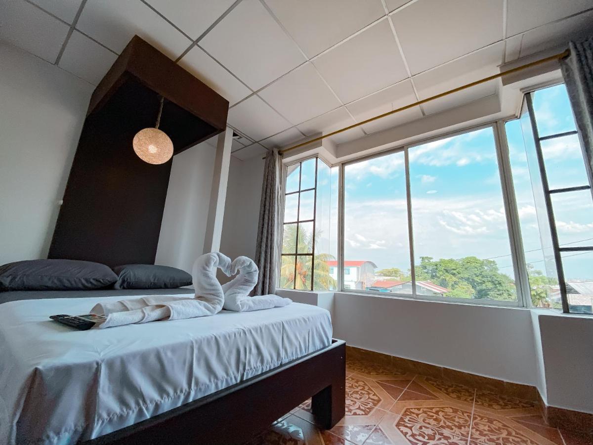 Hostal Casa Blanca Puerto Francisco de Orellana Buitenkant foto