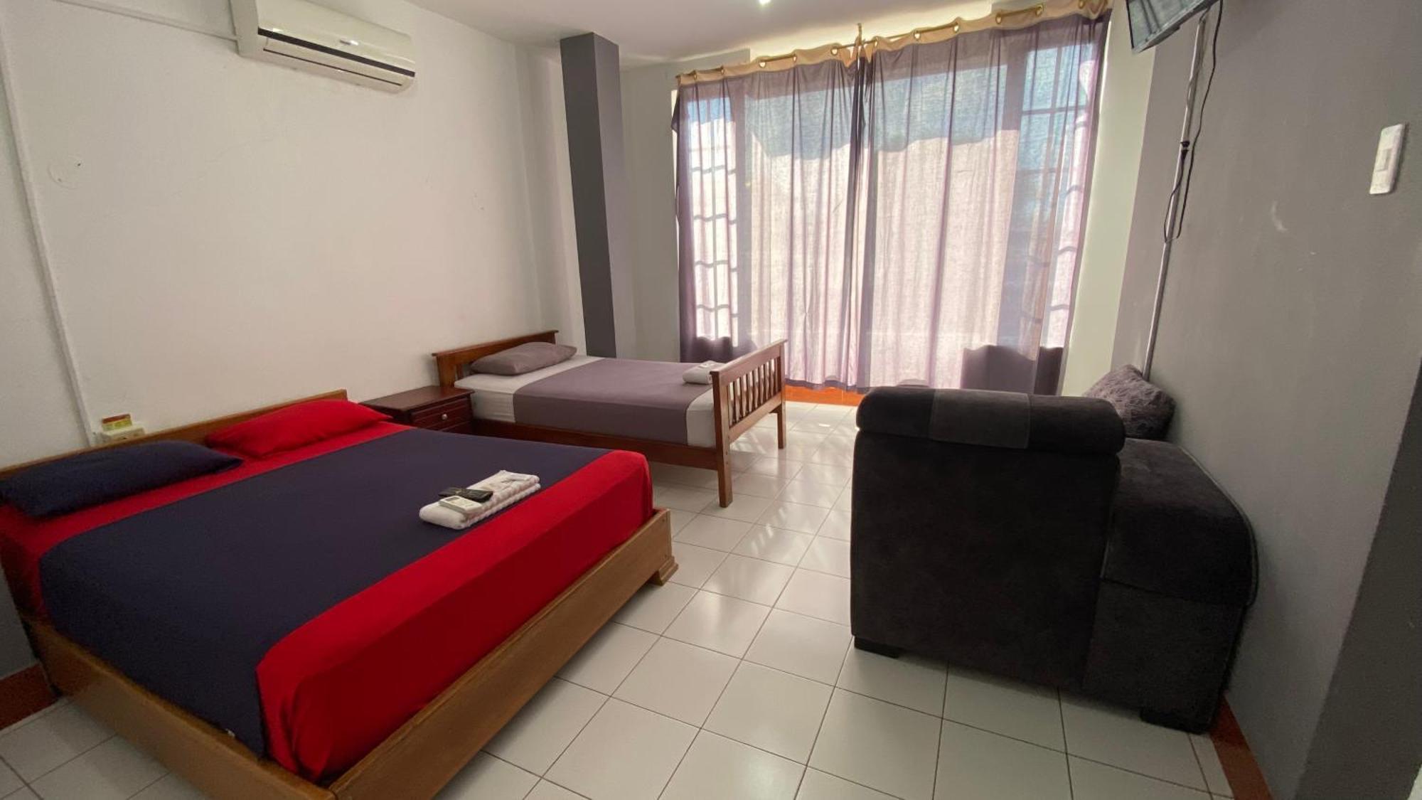 Hostal Casa Blanca Puerto Francisco de Orellana Buitenkant foto
